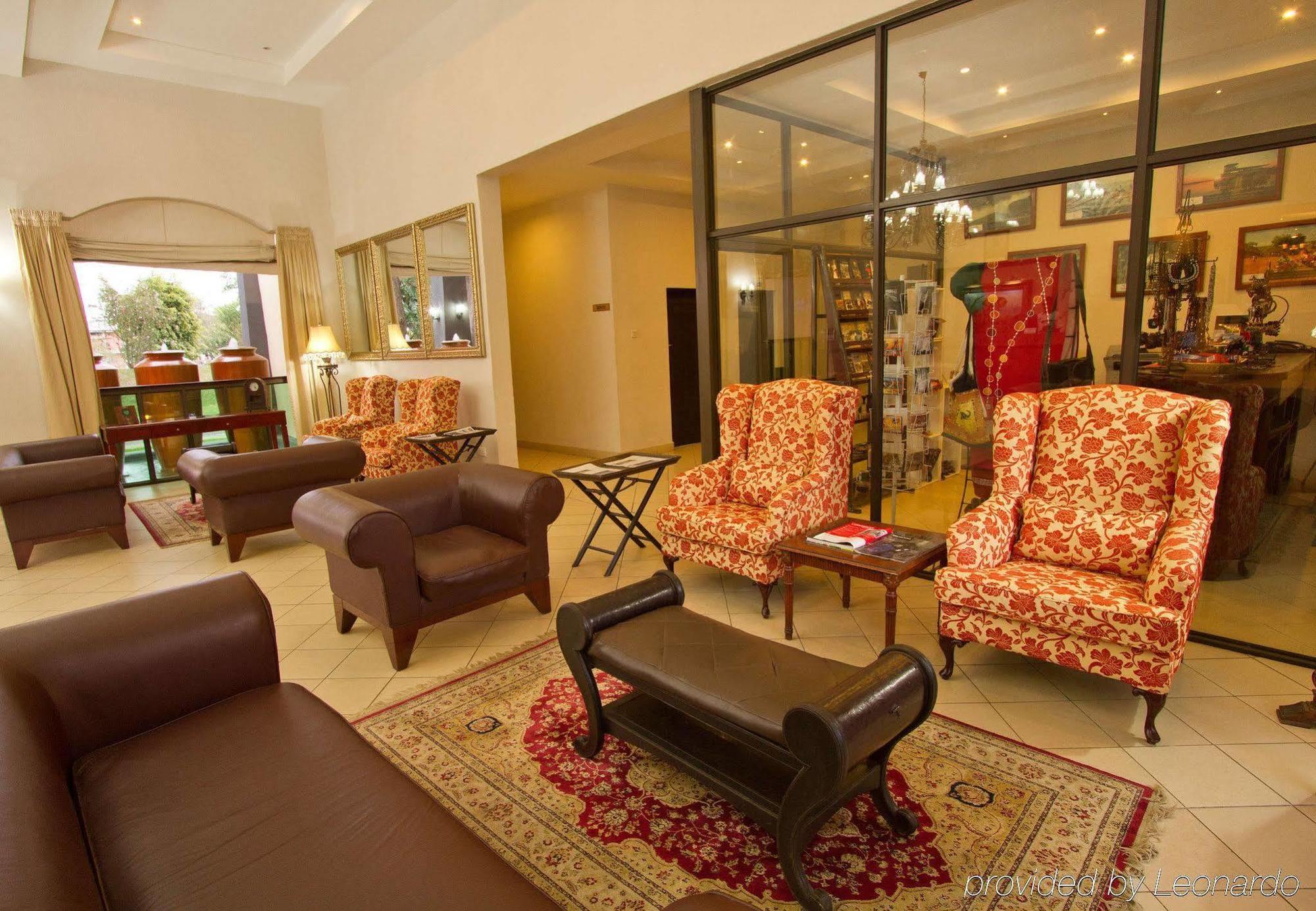 Protea Hotel By Marriott Livingstone Extérieur photo